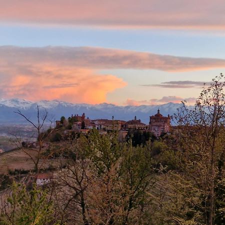 Mister Barolo Apartments Langhe โนเวลโล ภายนอก รูปภาพ
