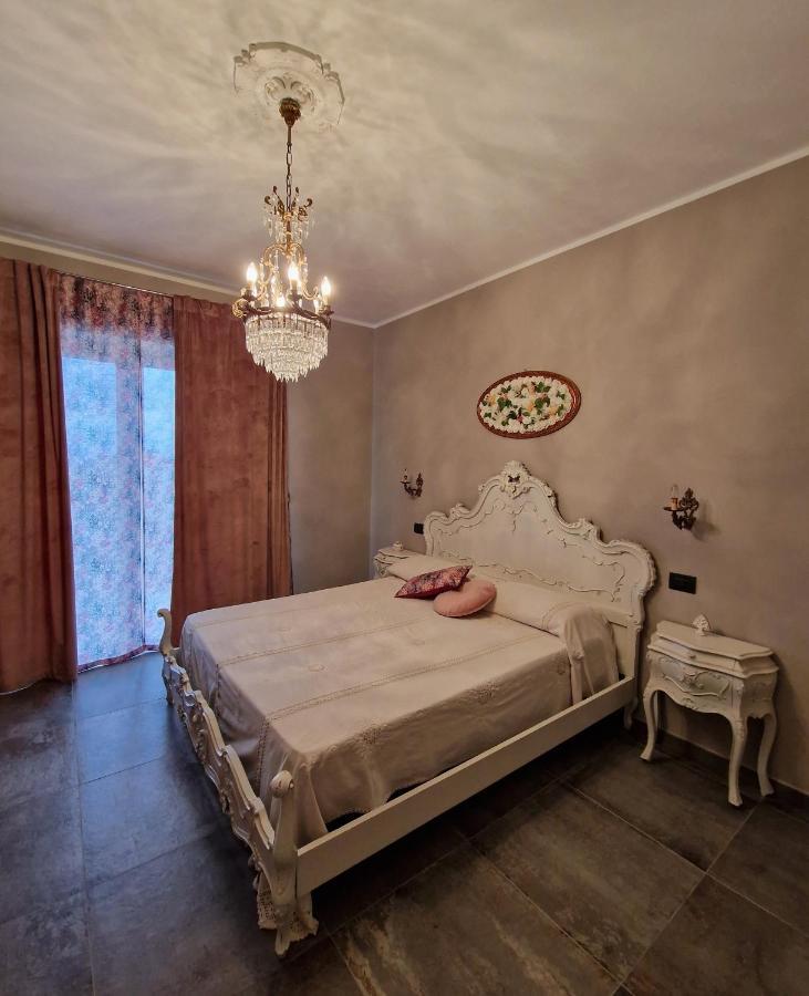Mister Barolo Apartments Langhe โนเวลโล ภายนอก รูปภาพ