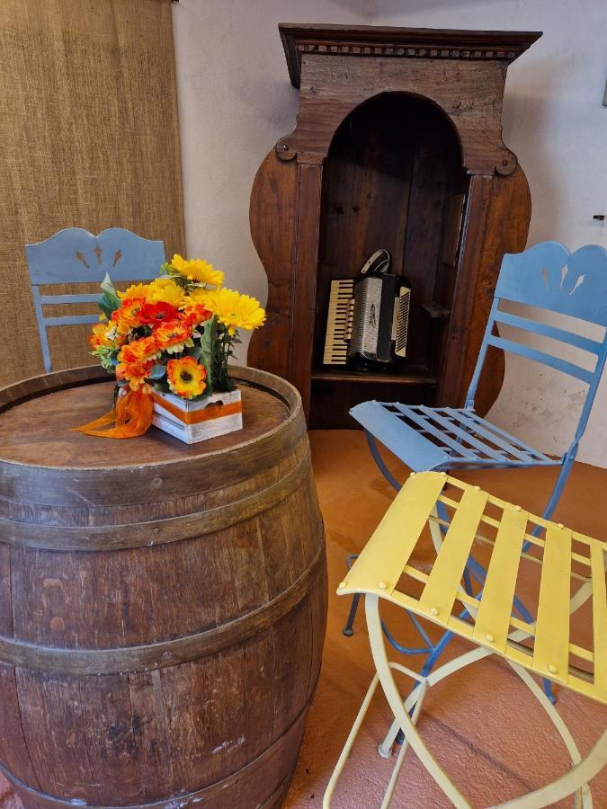 Mister Barolo Apartments Langhe โนเวลโล ภายนอก รูปภาพ
