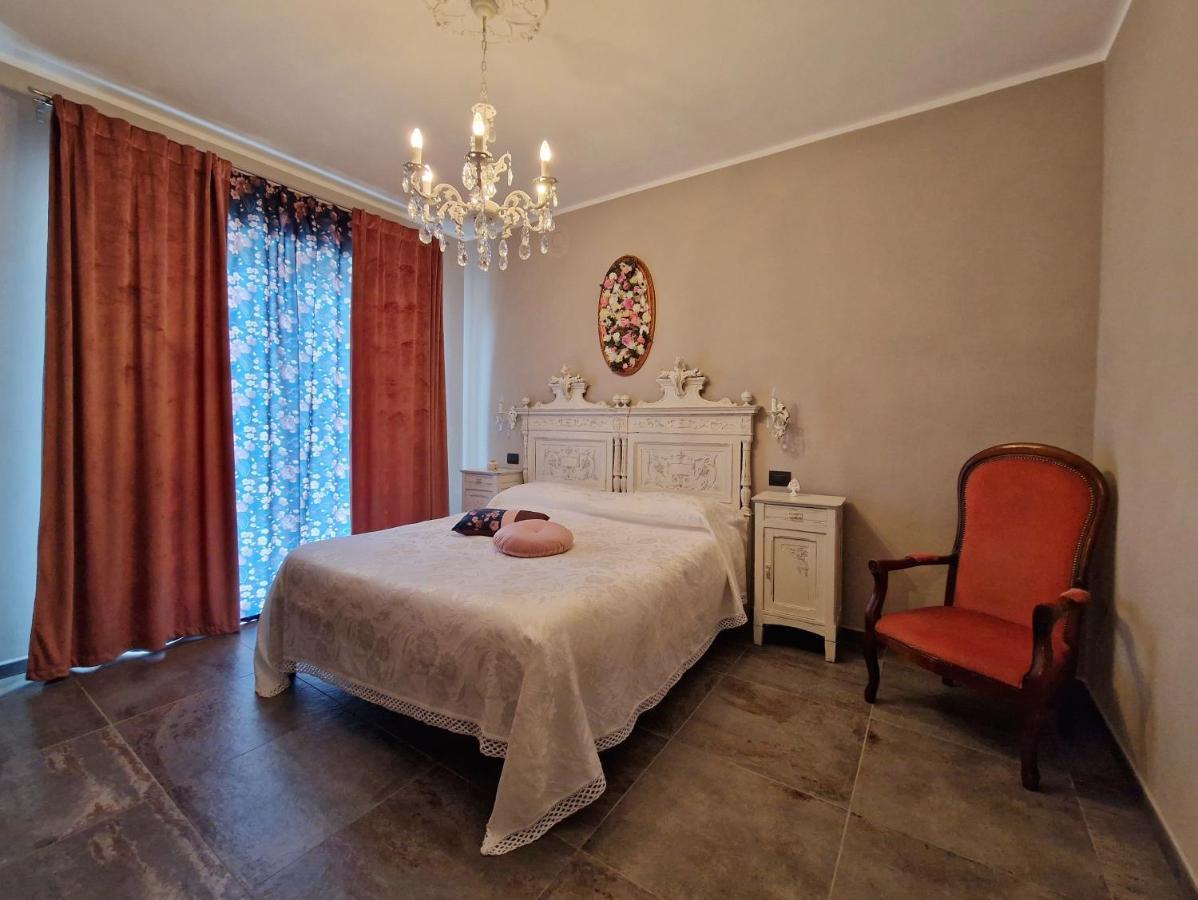 Mister Barolo Apartments Langhe โนเวลโล ภายนอก รูปภาพ